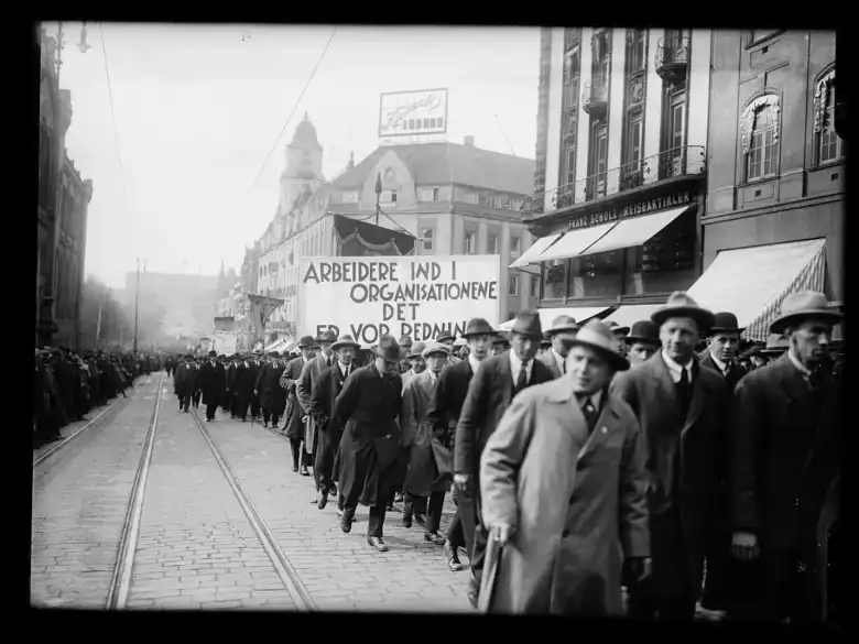 Første mai-tog i Kristiania (Oslo) fra 1924